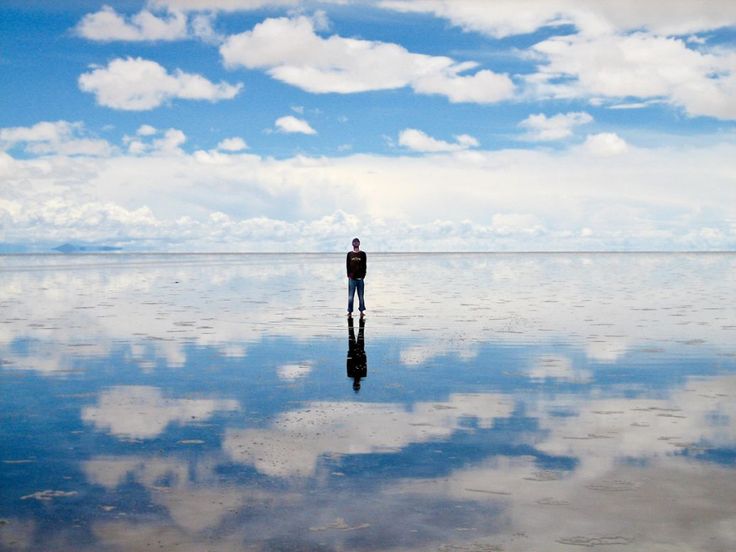 Como Ir de Lima para a Bolívia - Homem Salar Uyuni