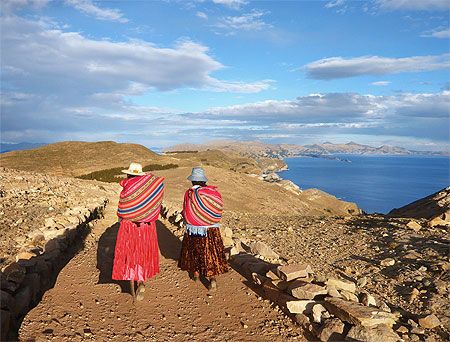 Como Ir de Lima para a Bolívia - Mulheres Lago Titicaca